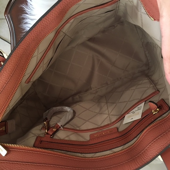 Last one✨Michael Kors aria large shoulder tote bag - Picture 3 of 8